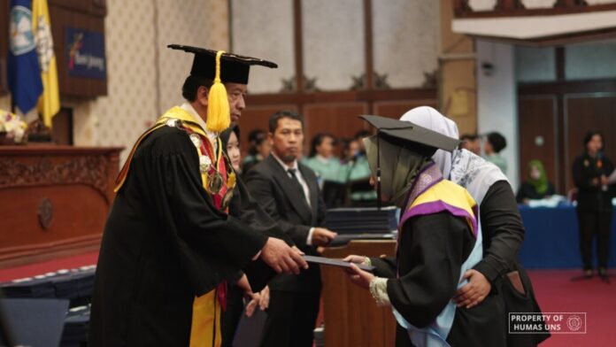 wisuda uns periode VIII tahun 2023