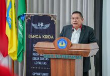 Dekan Unila: Jerry Hermawan Lo Pengusaha Pertama yang Beri Banyak Beasiswa untuk Mahasiswa Fakultas Pertanian Founder JHL Foundation Jerry Hermawan Lo setelah menandatangi MoU pemberian beasiswa mahasiswa Fakultas Pertanian Unila, di Aula Fakultas Pertanian Unila, Rabu (2/10)