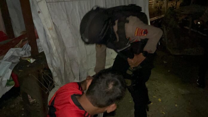 Tim Sparta Polresta Solo bekuk warga Serengan yang asyik pesta miras di Kemlayan, Solo.(Dok Humas Polresta Solo)