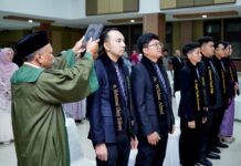 FK UNS Lantik dan Ambil Sumpah 13 Dokter Baru