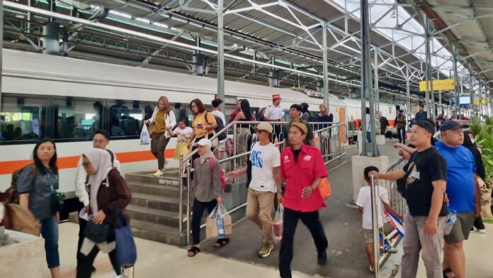 Suasana penumpang di stasiun yang berada di wilayah Daop 6 Yogyakarta.(Dok Daop 6 Yogyakarta)