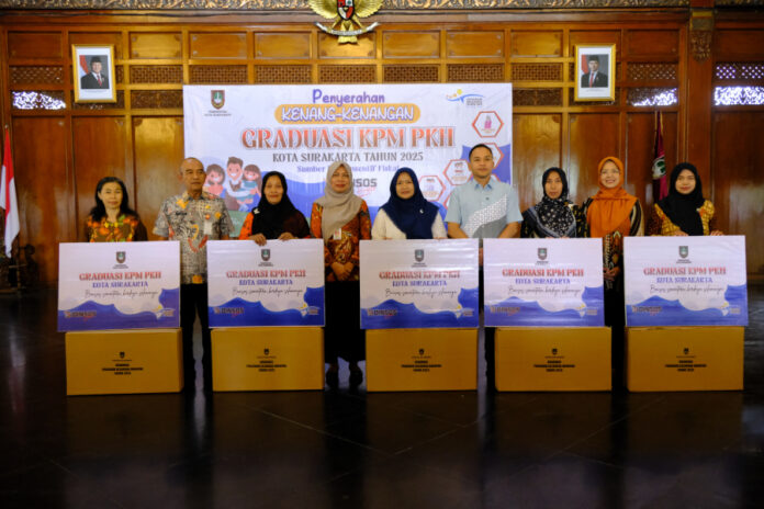 Walikota Solo Respati Ardi graduasi KPM PKH 2025