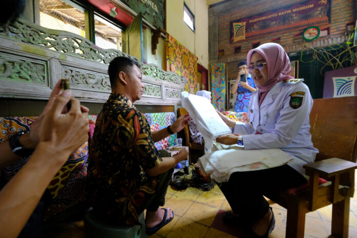 Batik Mahkota Wawali Solo Astrid Widayani