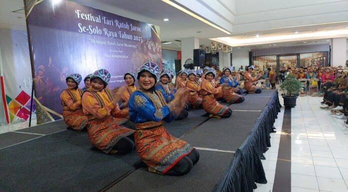 Magis! Festival Ratoh Jaroe Menarik Perhatian Pengunjung Solo Grand Mall