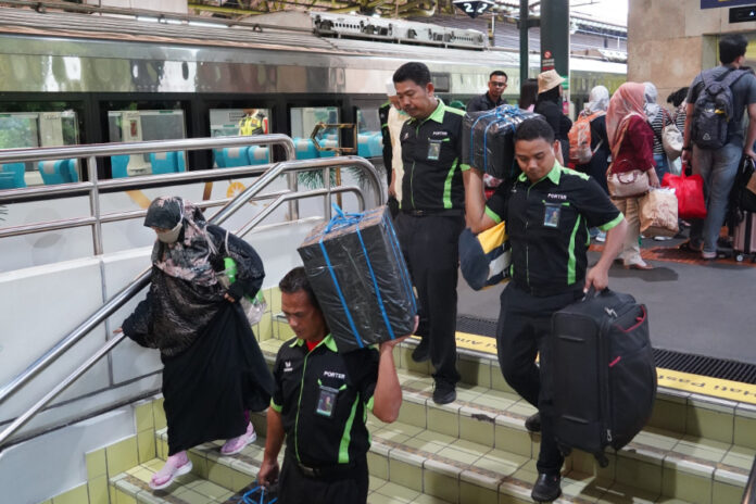 KAI Wisata porter digital e-Porter