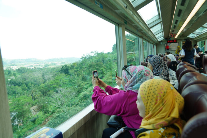 kereta panoramic KAI Wisata