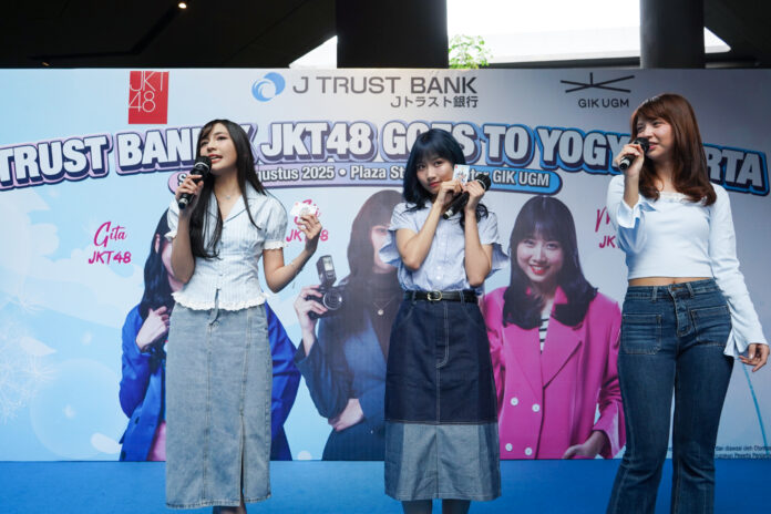 J Trust Bank x JKT48 Goes to Yogyakarta berlangsung di Plaza Student Center Gelanggang Inovasi dan Kreativitas Universitas Gadjah Mada (GIK UGM