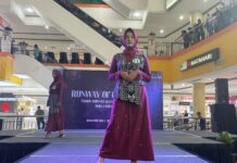 Desainer Muda SMKN 3 Surakarta Hadirkan Wastra Nusantara di Neo Solo Grand Mall