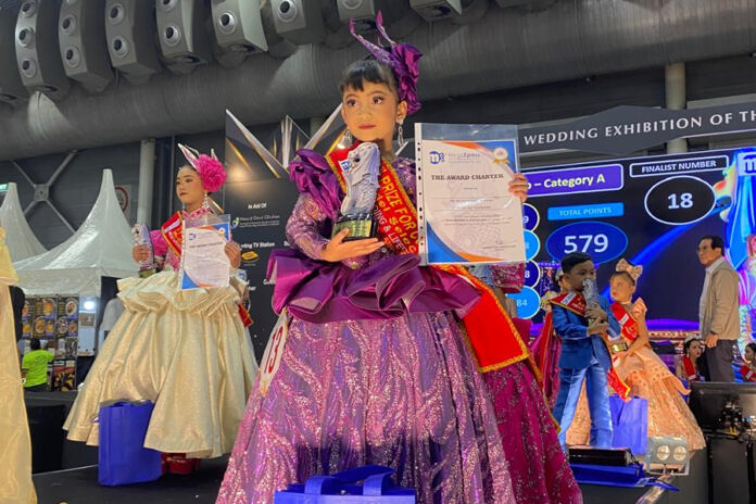 model cilik Bali Naomi Keinarra