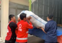 PMI Kota Surakarta Kirim Ribuan Logistik Kebutuhan Dasar untuk Korban Banjir Sumatera