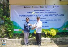 JSN Kuatkan Komitmen Keberlanjutan, Serahkan Ratusan Bibit Pohon di Surakarta