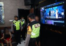 Duh! Razia Hiburan Malam di Sukoharjo, Dua Cewek Grogol dan Pracimantoro Positif Narkoba Polres Sukoharjo gelar razia di temlat hiburan.(Dok. Humas Polres Sukoharjo)