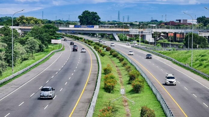 Jalan Tol Solo-Ngawi