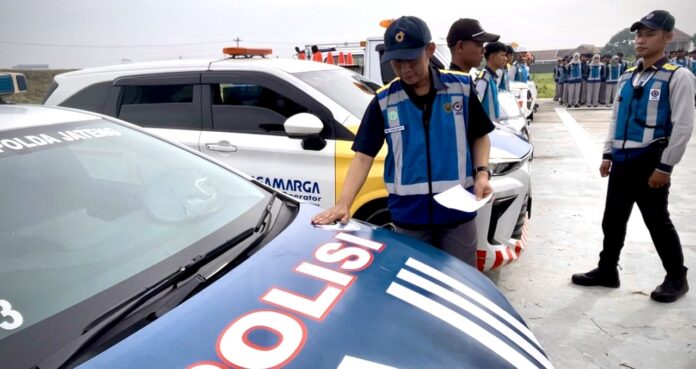 Apel Terpadu Jasa Marga Siaga Operasional Libur Natal 2025 dan Tahun Baru 2026 yang digelar di Gerbang Tol Banyudono, Boyolali, Jawa Tengah, Jumat (19/12).