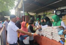 Yayasan Amal Sahabat Gelar Bazar Murah Serba Rp10 Ribu di CFD Solo, Ringankan Beban Warga