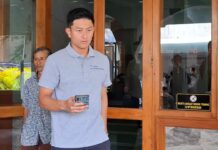 Heboh ASN Solo Sebar Data Pribadi Pembalap Rio Haryanto, Kini Disanksi Potong Gaji 9 Bulan Rio Haryanto terlihat usai Salat Jumat di Masjid Baiturrachman, Sumber, Solo. Foto: Damai Kuncoro