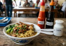4 Rekomendasi Mie Ayam Legendaris di Solo, dari Porsi Jumbo hingga Kuah Kental