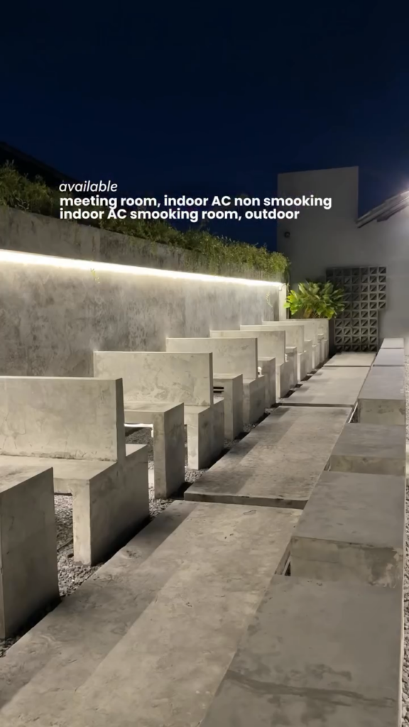 Cafe solo hits konsep industrial. foto: Instagram/unknwoncoffee