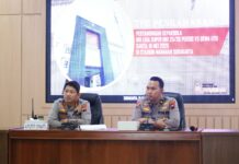 Persis vs Dewa United, Antusiasme Suporter Bakal Membludak, 825 Personel Disiagakan Kapolresta Surakarta Kombes Pol Catur Cahyono Wibowo dan Kabagops Polresta Surakarta Kompol Wahyu Joko Nugroho saat menggelar tactical floor game untuk pengamanan.(Dok Istimewa)