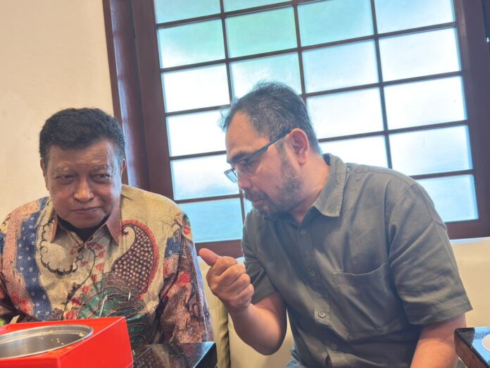 Koordinator Nasional Bolone Mase Kuat Hermawan bertemu dengan mantan Ketua PBNU KH Said Aqil Siradj.(foto: istimewa)