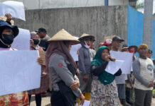 May Day 2026, Pemulung TPA Putri Cempo Gelar Aksi Simbolis Tuntut Hak Bekerja