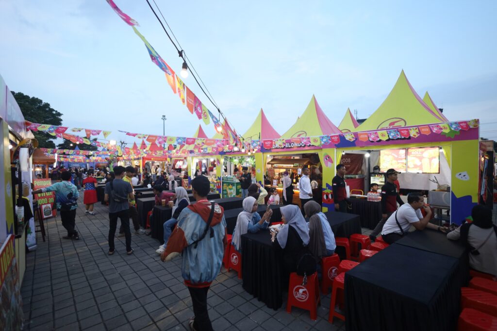 Uleg Bazar Kuliner (UBK) di Pamedan Pura Mangkunegaran menghadirkan puluhan kuliner nusantara, kuliner pedas, hingga kuliner viral dari UMKM Solo Raya, Kamis-Minggu (14-17 Mei) 2026. foto: istimewa