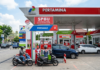 Penjelasan Lengkap Pertamina Soal Pertamax Tiba-Tiba Naik Pertamina Patra Niaga mulai 10 Juni 2026 menaikkan harga bahan bakar non-subsidi Pertamax (RON 92) naik dari Rp12.300 menjadi Rp16.250 per liter dan Pertamax Green 95 (RON 95) naik dari Rp12.900 menjadi Rp17.000 per liter. foto: Gemini AI