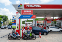 Penjelasan Lengkap Pertamina Soal Pertamax Tiba-Tiba Naik Pertamina Patra Niaga mulai 10 Juni 2026 menaikkan harga bahan bakar non-subsidi Pertamax (RON 92) naik dari Rp12.300 menjadi Rp16.250 per liter dan Pertamax Green 95 (RON 95) naik dari Rp12.900 menjadi Rp17.000 per liter. foto: Gemini AI