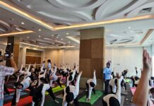 Rayakan International Yoga Day, Favehotel Solo Baru dan Lanies Studio Gelar “Power Hour & Deep Stretch”