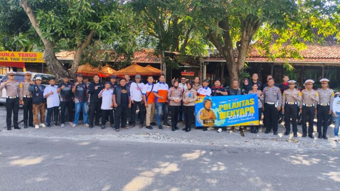 Satlantas Polresta Surakarta menggelar kegiatan bertajuk Polantas Menyapa bersama sejumlah komunitas motor di Kota Solo, Kamis, 11 Juni 2026. foto: Istimewa Satlantas Polresta Surakarta menggelar kegiatan bertajuk Polantas Menyapa bersama sejumlah komunitas motor di Kota Solo, Kamis, 11 Juni 2026. foto: Istimewa
