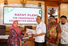 TP PKK Banjarsari Serahkan Donasi Kemanusiaan Rp 58 Juta ke PMI Surakarta