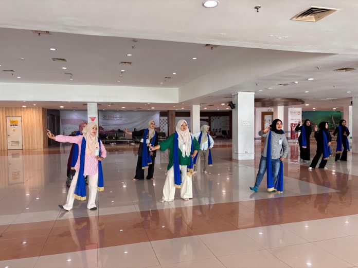 bandara adi soemarmo budaya jawa tari gambyong pangkur